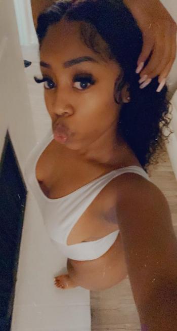 Ari, 25  female escort, Lake Charles