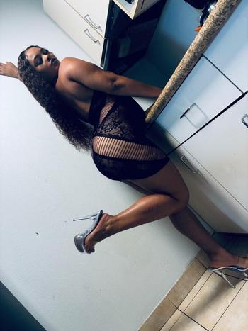 Star, 23  female escort, Lake Charles